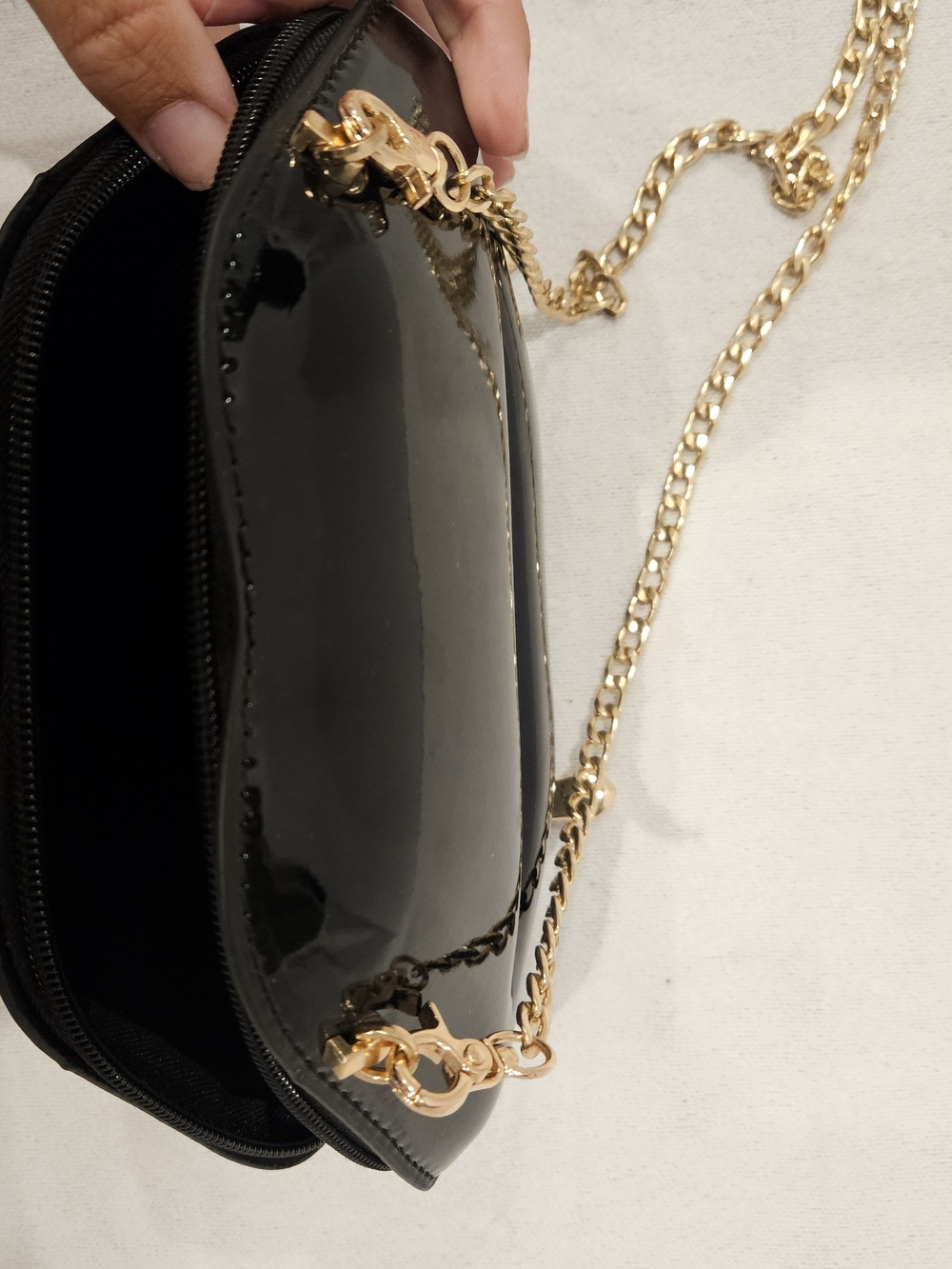Black Lip-Shaped Patent Crossbody Bag with Gold Chain Lips Are Sealed - Picture 8 of 9